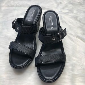 Nine West O-Amber Black Wedge Sandal Shoe EUC Heel